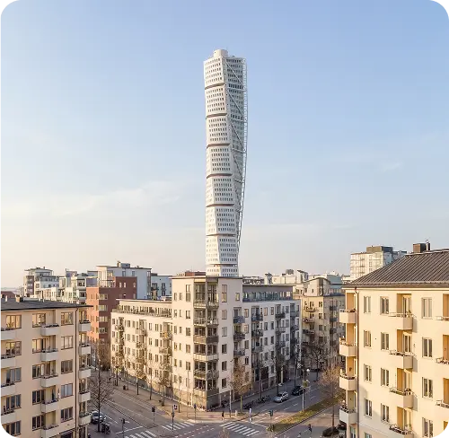 Turning Torso över bostadshus i Västra hamnen